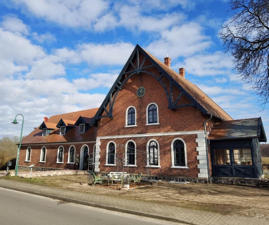 Inspektorenhaus Dobbin Ferienpension المظهر الخارجي الصورة